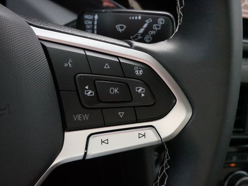 Certified 2023 Volkswagen Taos SEL image 25