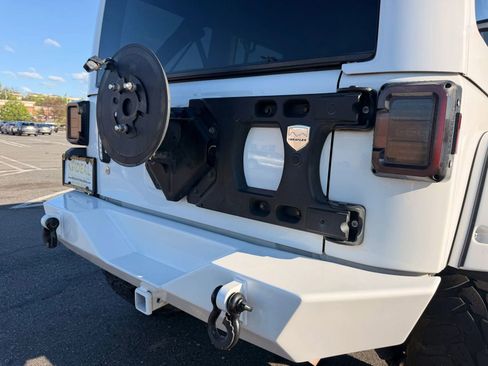 Used 2016 Jeep Wrangler Unlimited Sahara w/ Connectivity Group image 47