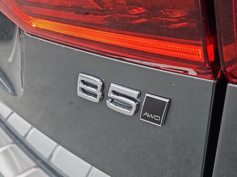 New 2026 Volvo XC60 B5 Ultra w/ Protection Package Premier image 4