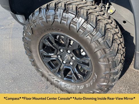 Used 2022 Chevrolet Silverado 1500 ZR2 w/ Technology Package AWD/4WD image 26