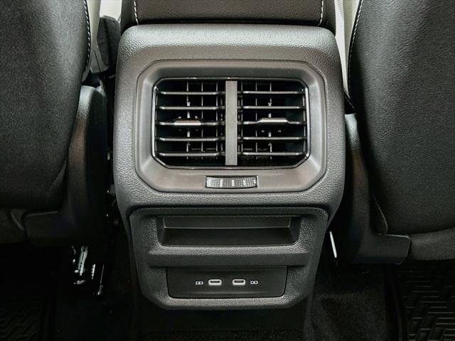 New 2027 Volkswagen Taos SE AWD/4WD image 24