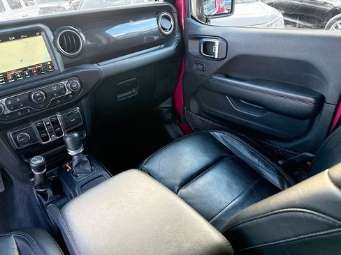 Used 2022 Jeep Wrangler Unlimited Sahara image 26