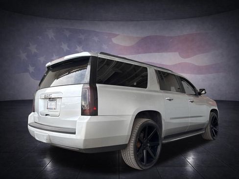 Used 2016 GMC Yukon XL SLT w/ Open Road Package AWD/4WD image 5
