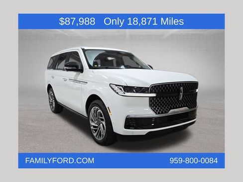 Used 2025 Lincoln Navigator Reserve AWD/4WD image 1