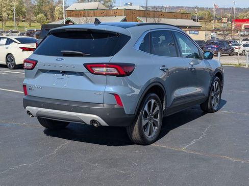 Used 2023 Ford Escape Platinum w/ Premium Technology Package image 6