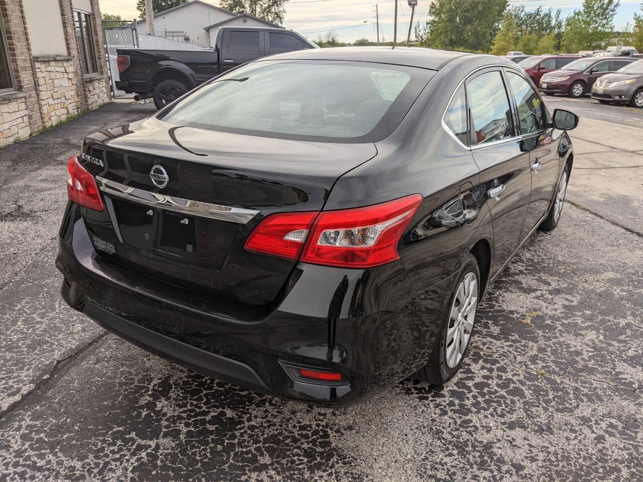Used 2016 Nissan Sentra S FWD image 3