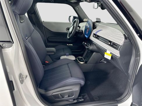 Used 2025 MINI Cooper S FWD image 22