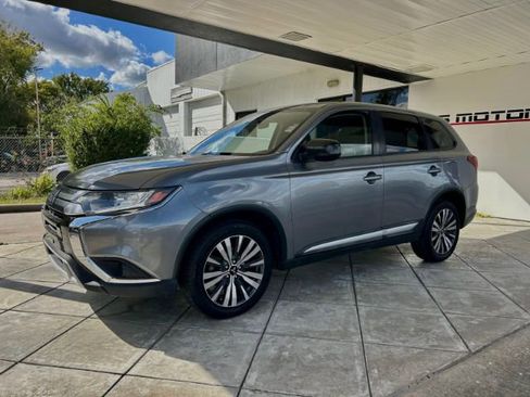 Used 2019 Mitsubishi Outlander ES image 1
