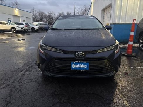 Used 2023 Toyota Corolla LE image 3