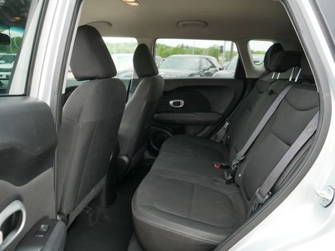 Used 2014 Kia Soul FWD image 16
