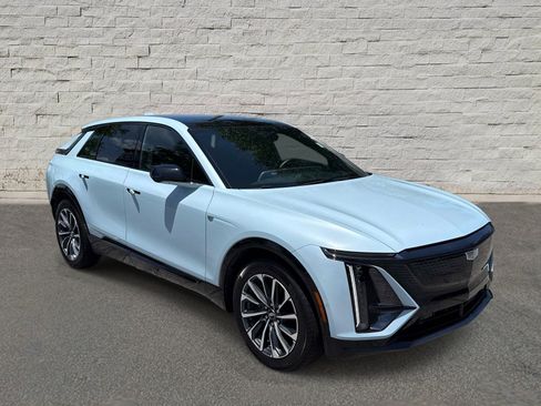Used 2024 Cadillac Lyriq Sport AWD/4WD image 3