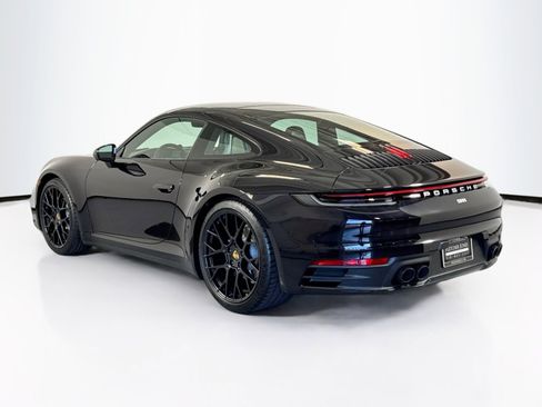 Used 2022 Porsche 911 Carrera image 3