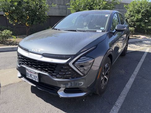 Used 2024 Kia Sportage EX image 2