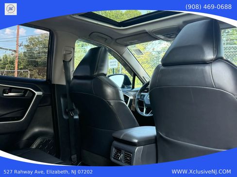 Used 2019 Toyota RAV4 Limited image 24