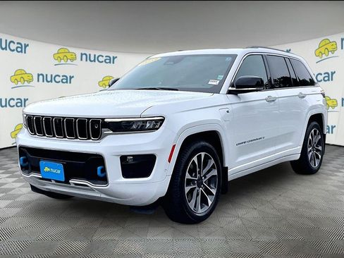 Used 2023 Jeep Grand Cherokee Overland w/ Advanced Protech Group III AWD/4WD image 3