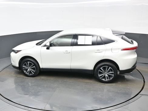 Used 2022 Toyota Venza LE image 37