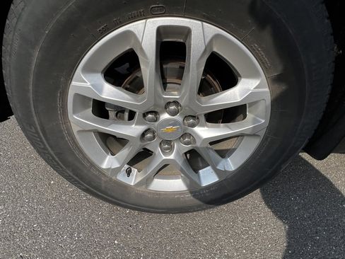 Used 2021 Chevrolet Traverse LT w/ LPO, Cargo Package image 12