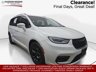 Used 2021 Chrysler Pacifica Limited w/ Uconnect Theater Family Group FWD 360° Tour