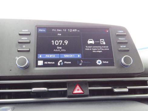 Used 2023 Hyundai Elantra SEL image 22