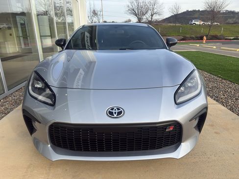 Used 2025 Toyota GR86 Premium w/ ALL Weather Mat Package (TMS) image 2
