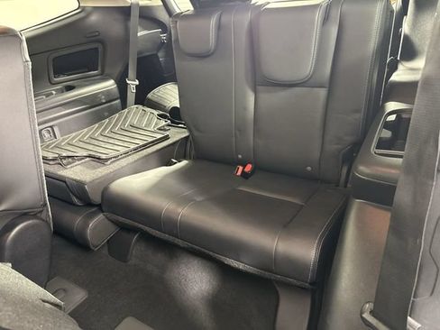 Used 2023 Subaru Ascent Limited AWD/4WD image 23