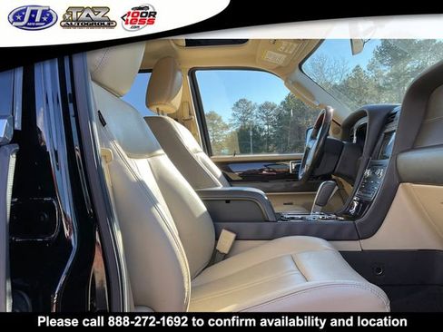 Used 2017 Lincoln Navigator Reserve AWD/4WD image 15