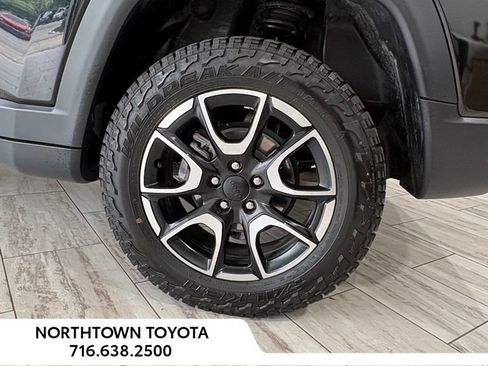 Used 2024 Jeep Compass Trailhawk AWD/4WD image 23