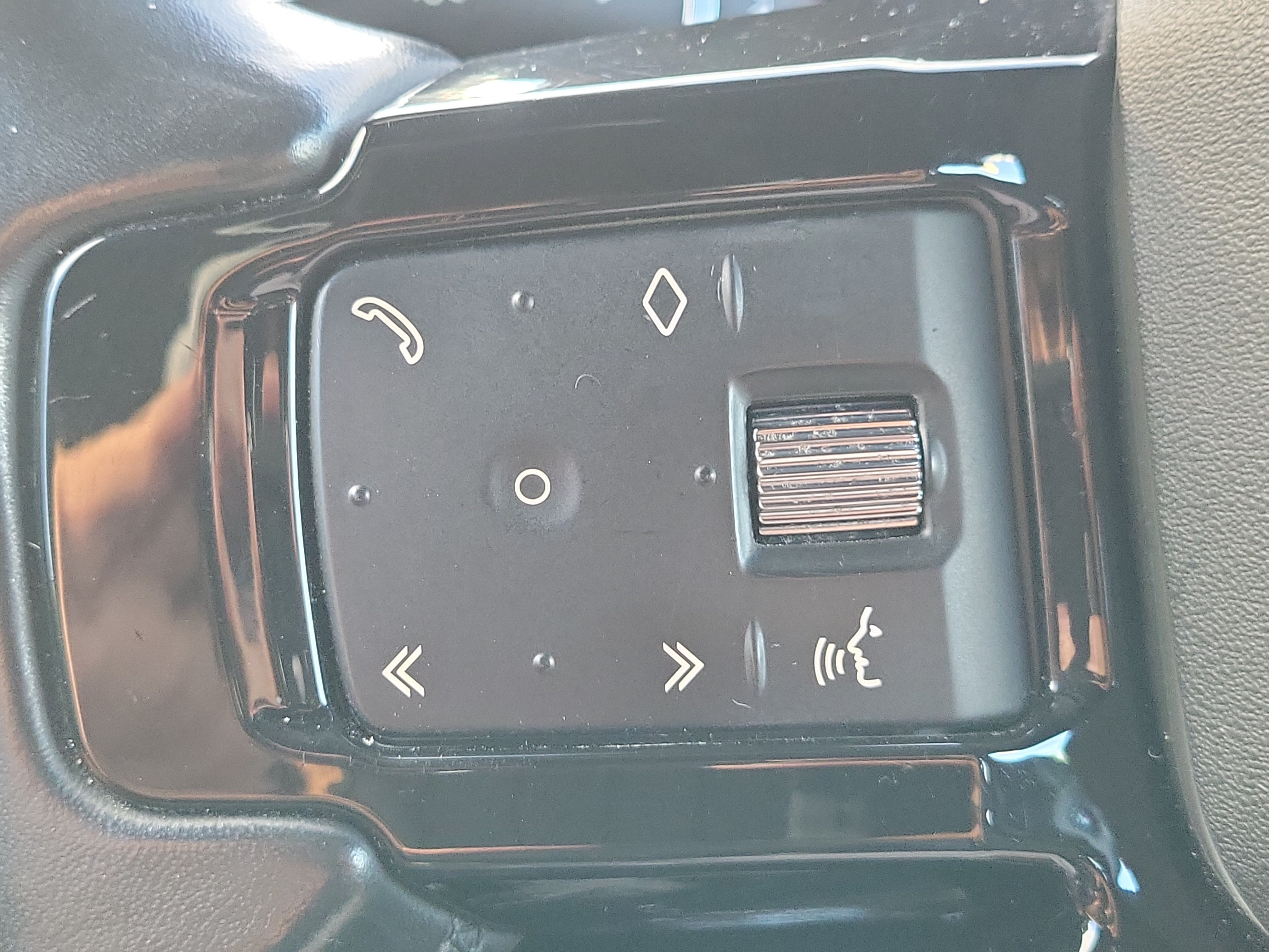 Used 2023 Land Rover Defender 110 AWD/4WD image 20