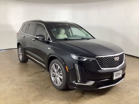 Used 2021 Cadillac XT6 Premium Luxury AWD/4WD image 3