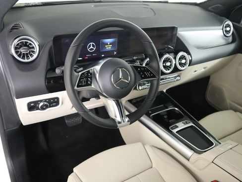 Certified 2025 Mercedes-Benz GLA 250 image 9