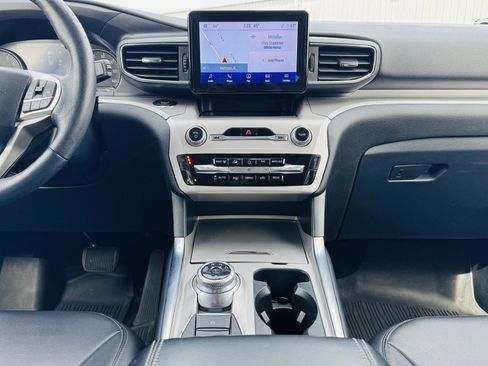 Used 2023 Ford Explorer XLT w/ Equipment Group 202A image 25