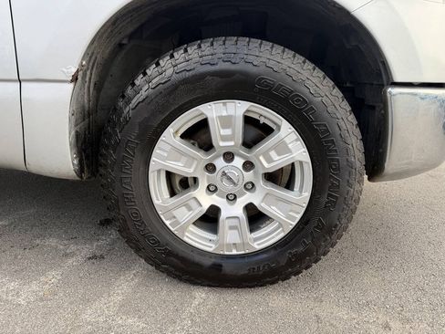 Used 2017 Nissan Titan SV AWD/4WD image 11