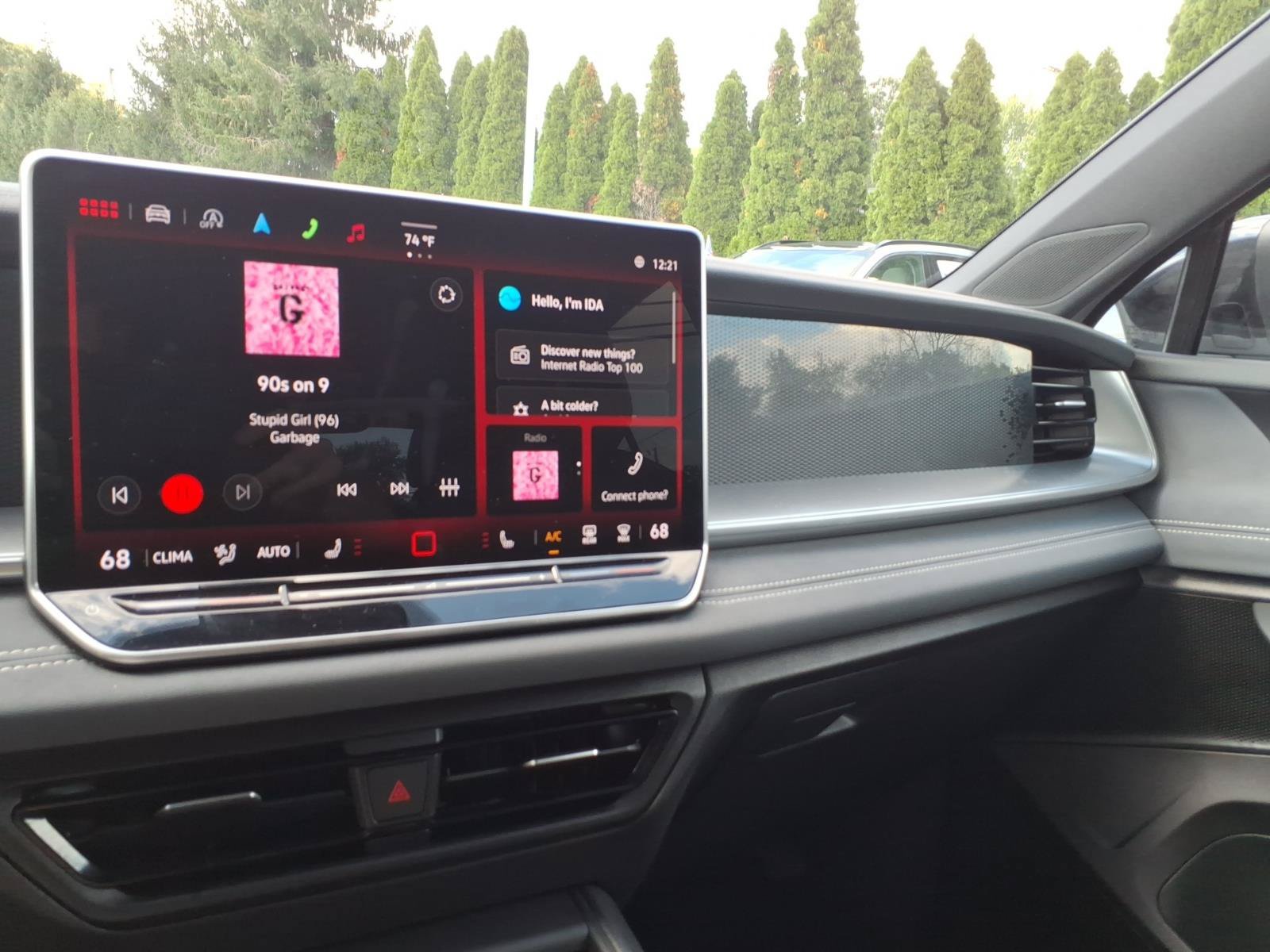 Certified 2025 Volkswagen Tiguan SE R-Line AWD/4WD image 22