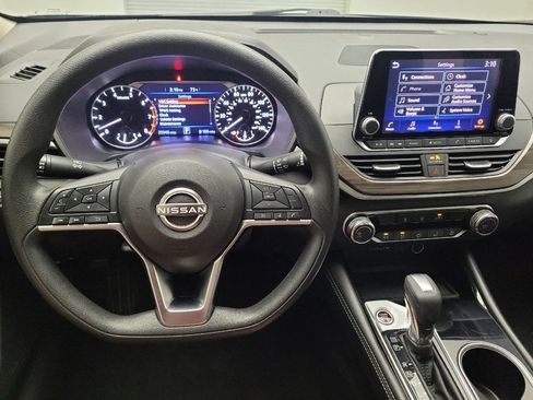 Used 2023 Nissan Altima 2.5 SV image 22