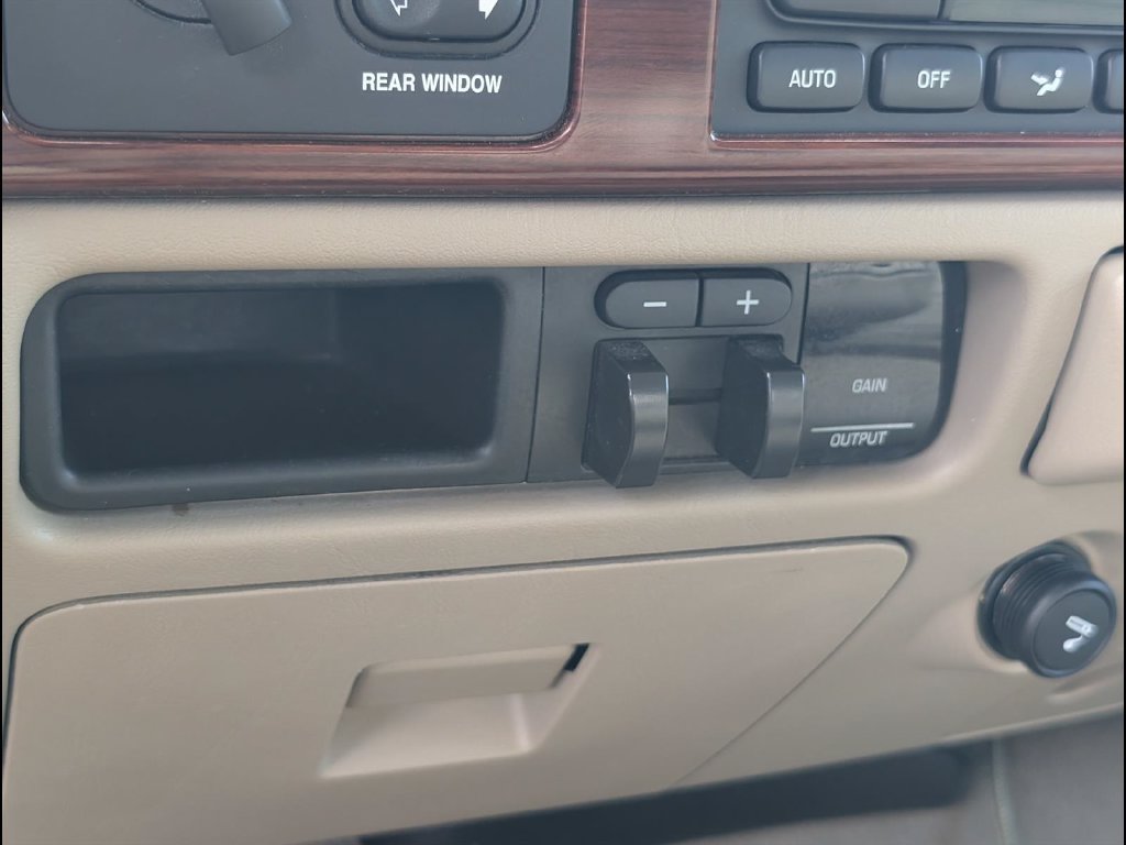 Used 2005 Ford F250 XL AWD/4WD image 16