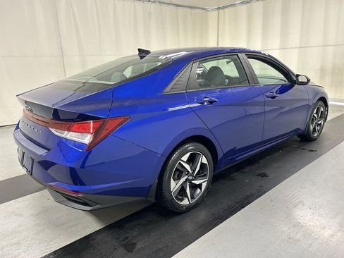 Used 2023 Hyundai Elantra SEL w/ Convenience Package image 2