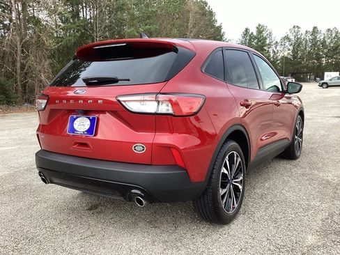 Used 2022 Ford Escape SE w/ SE Sport Appearance Package image 5