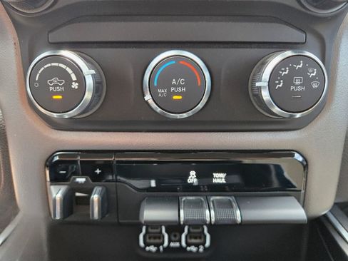 Used 2019 RAM 2500 Big Horn image 31