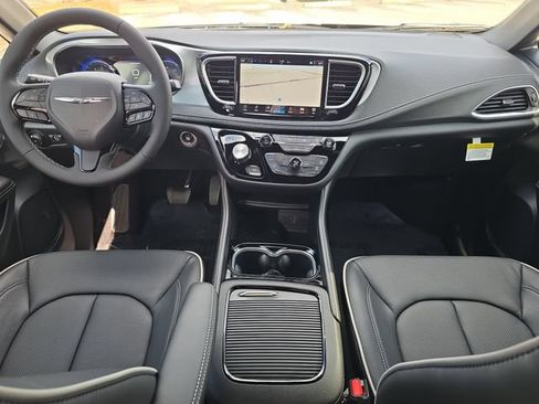 New 2026 Chrysler Pacifica Limited w/ S Appearance Package FWD image 9
