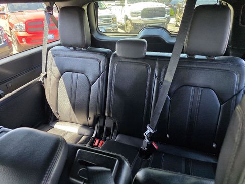 Used 2021 Ford Expedition Max Limited AWD/4WD image 12
