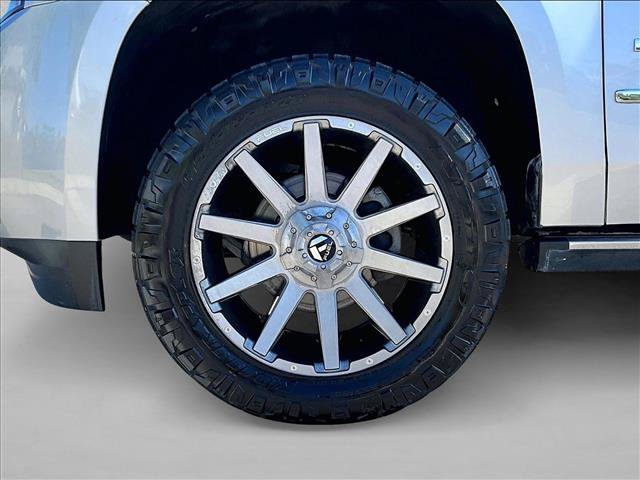 Used 2016 GMC Yukon XL Denali w/ Open Road Package AWD/4WD image 10