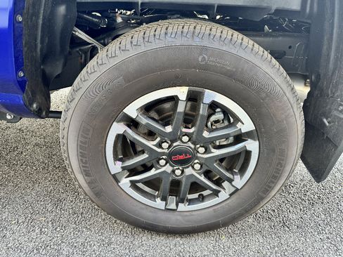 Used 2025 Toyota Tacoma TRD Sport image 22