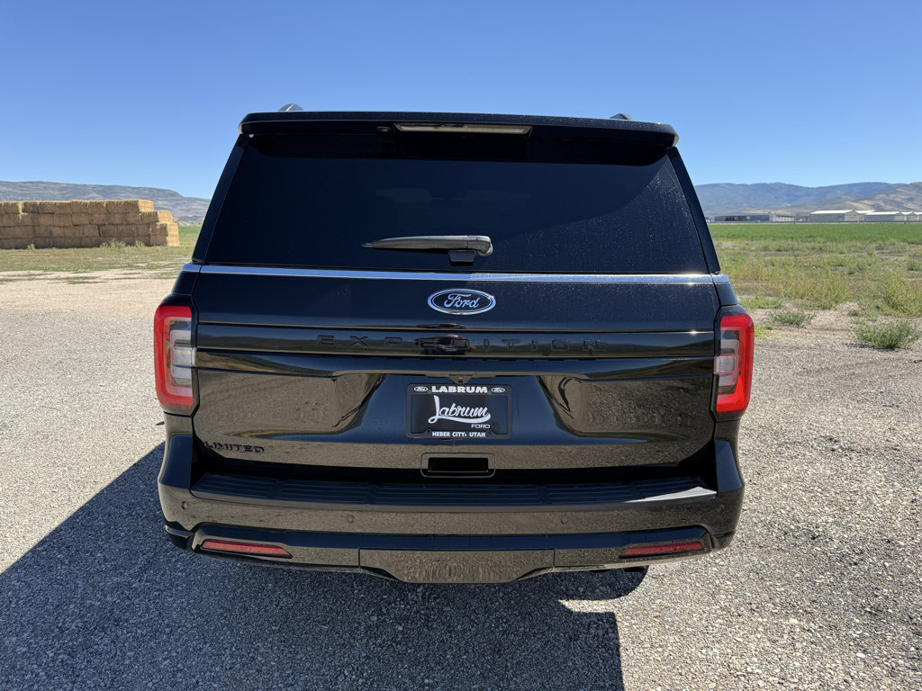 Used 2024 Ford Expedition Limited AWD/4WD image 6