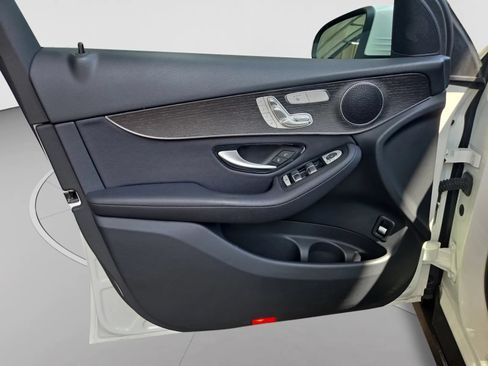 Used 2022 Mercedes-Benz GLC 300 4MATIC Coupe image 12