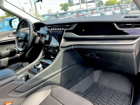 Used 2023 Jeep Grand Cherokee 30th Anniversary AWD/4WD image 24