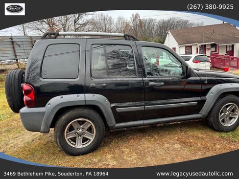 Used 2005 Jeep Liberty Renegade image 22