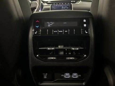 Used 2022 Jeep Grand Cherokee L Limited image 34