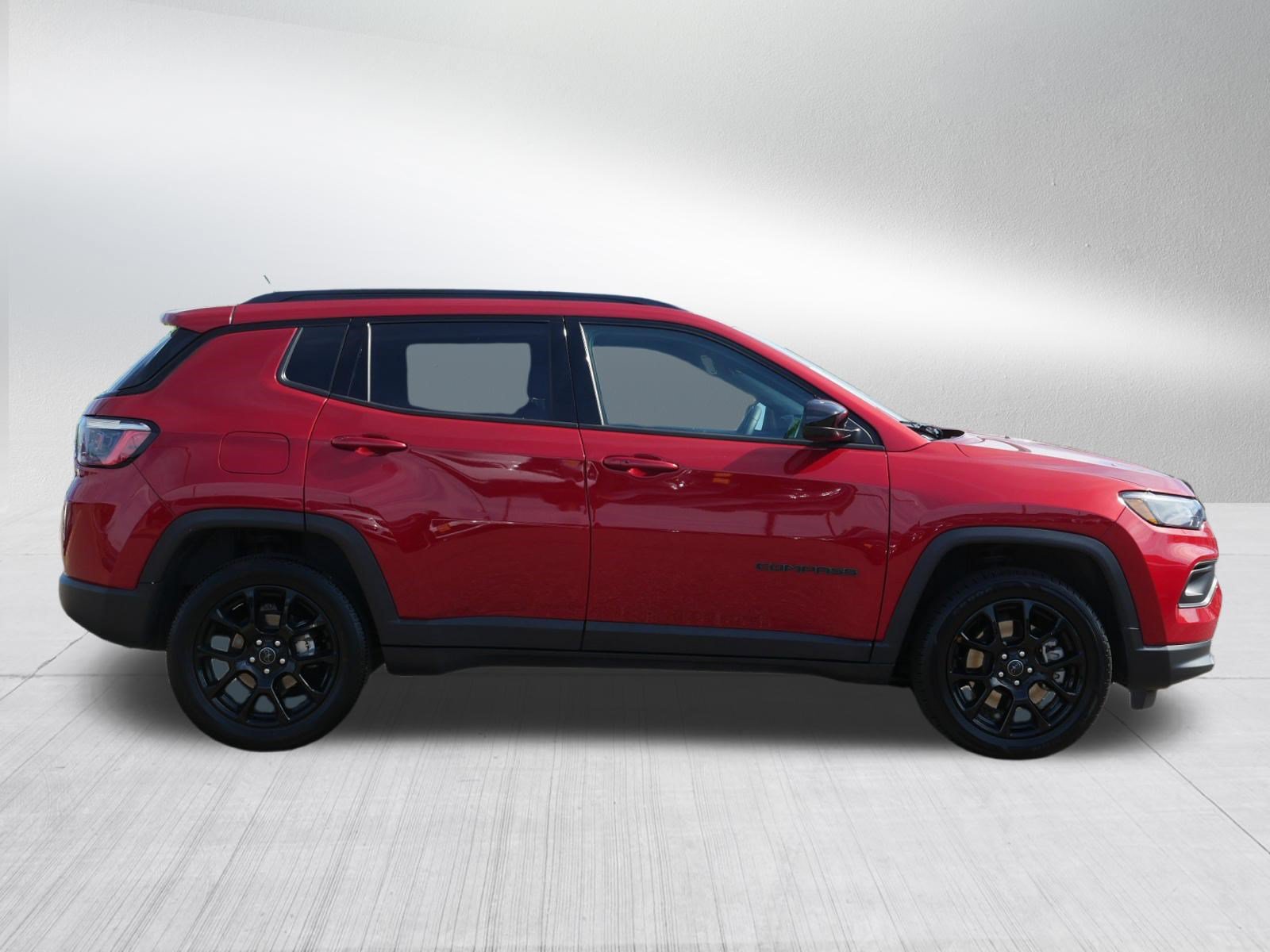 Used 2025 Jeep Compass Latitude w/ Convenience Group AWD/4WD image 8