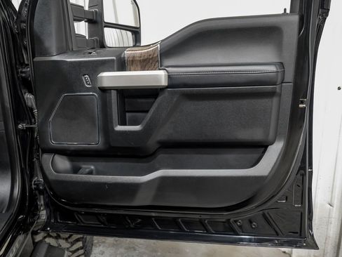 Used 2019 Ford F250 Lariat w/ Lariat Ultimate Package image 47