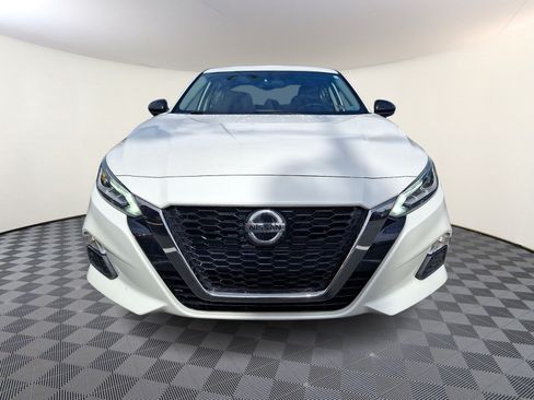 Used 2019 Nissan Altima 2.5 SR w/ SR Premium Package FWD image 2